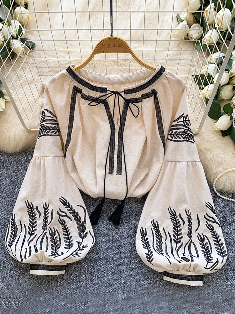 Embroidery On Shirt - Женская блузка в богемном стиле с