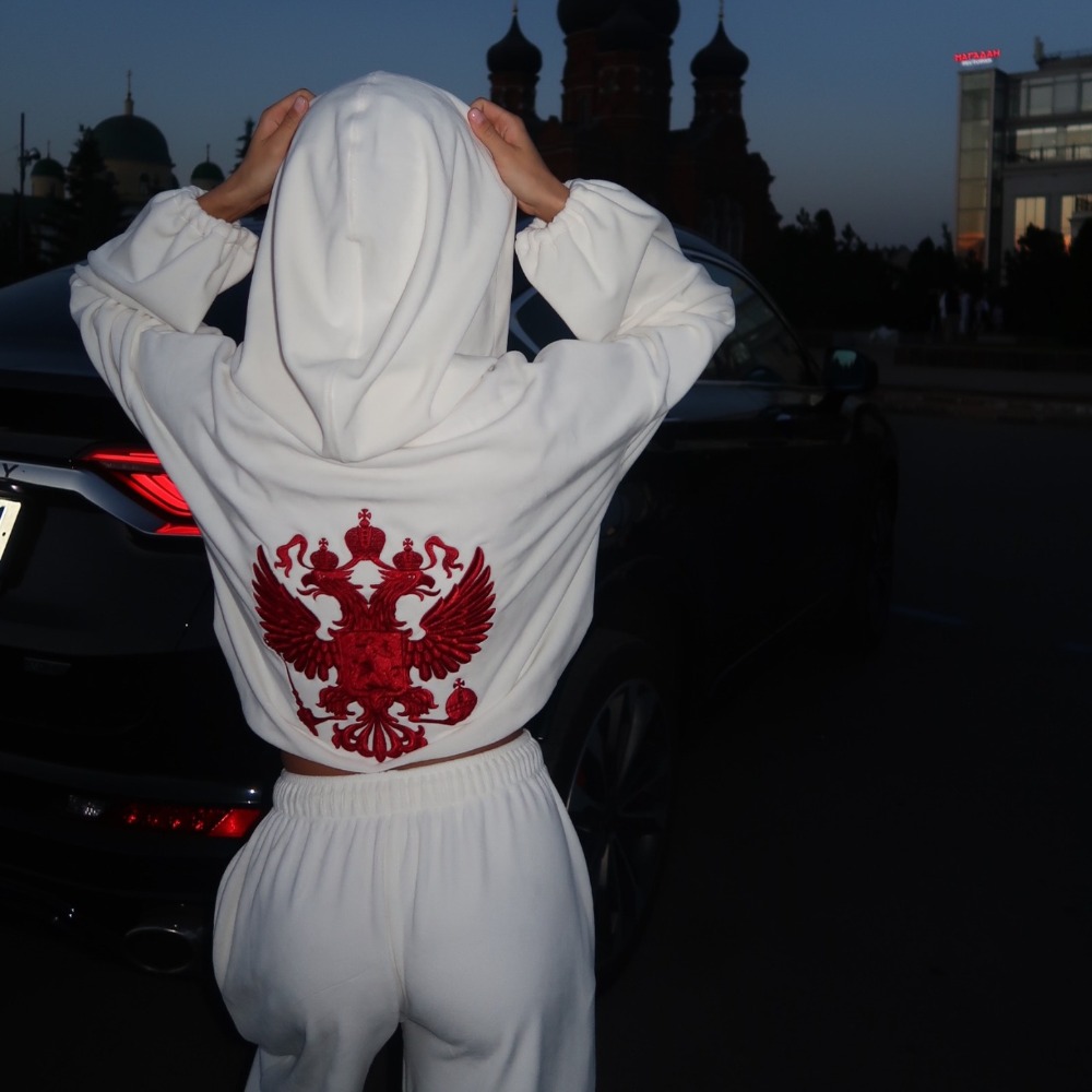 Embroidery A - Модный уличный костюм с вышивкой на