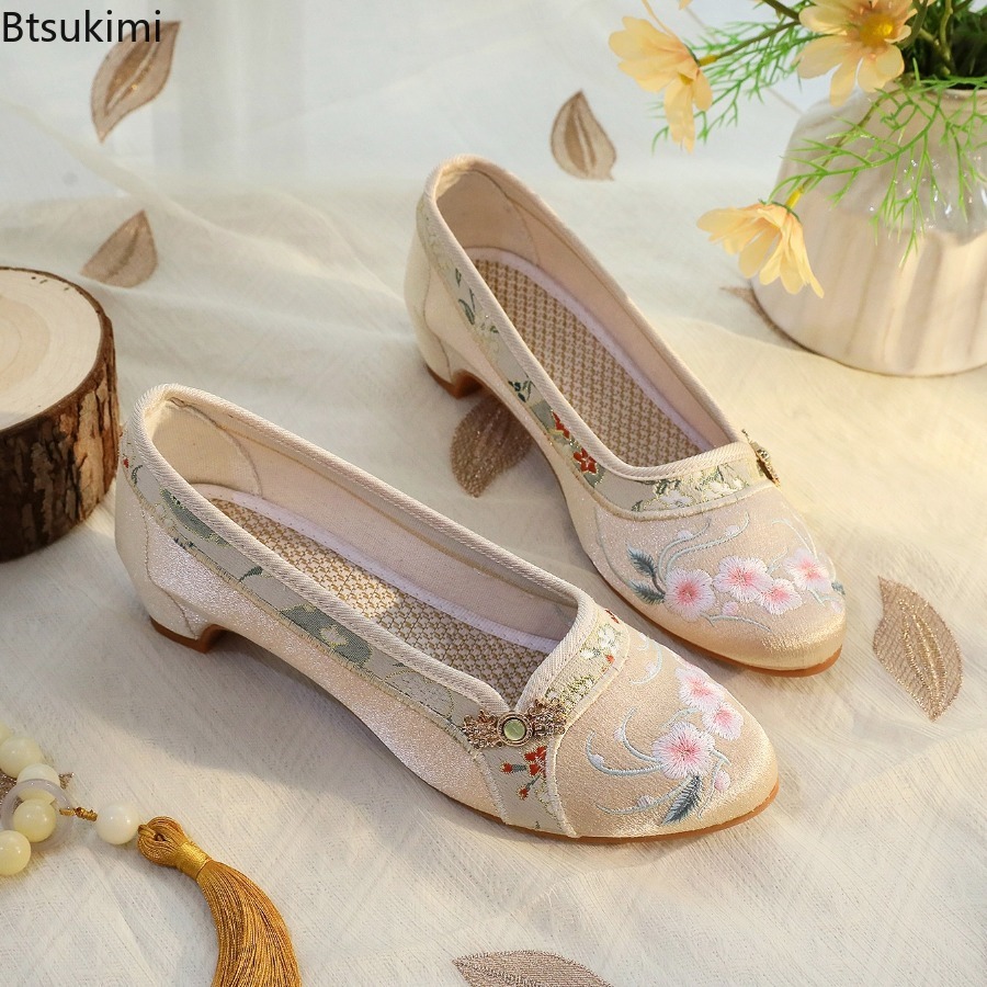 Новые женские туфли 2026 года  – обзор и цена Embroidery Style