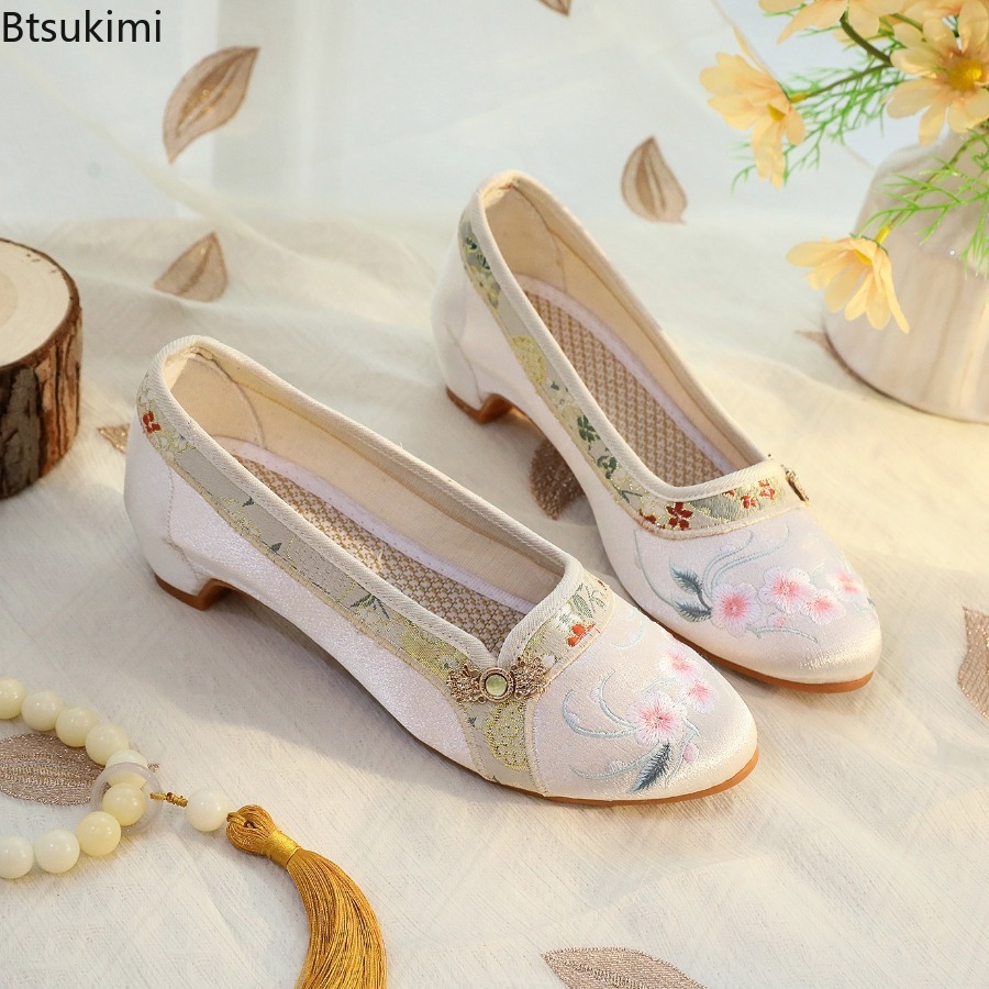 Новые женские туфли 2026 года  – обзор и цена Embroidery Style