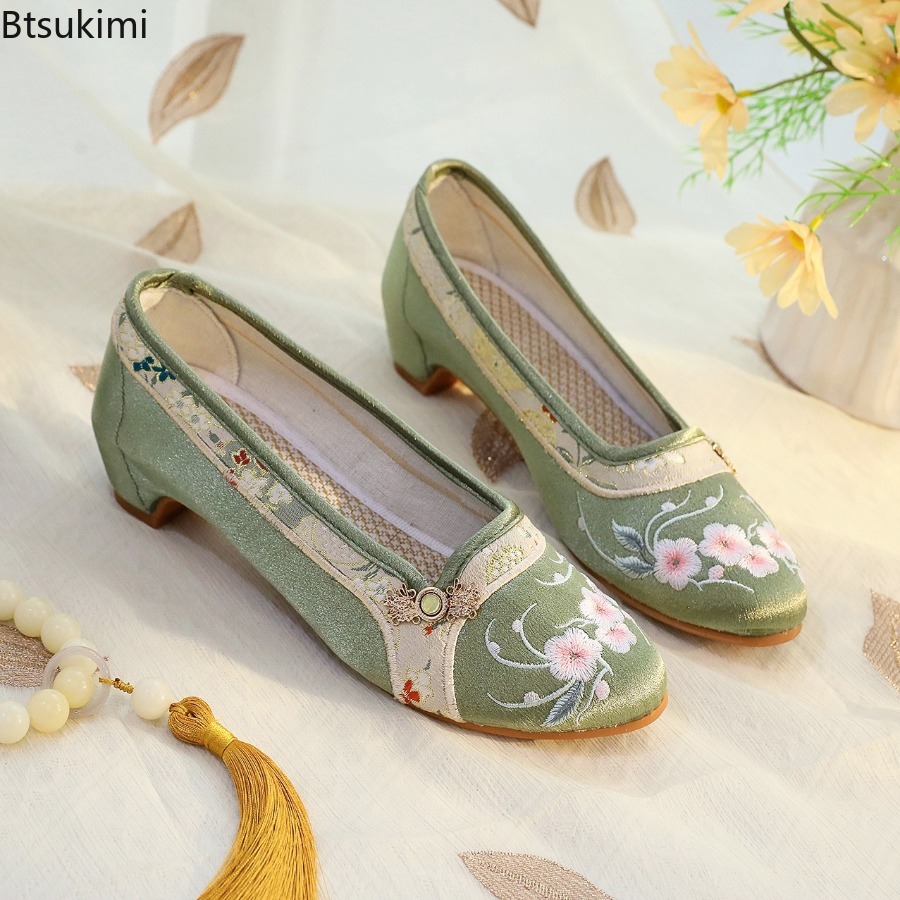 Новые женские туфли 2026 года  – обзор и цена Embroidery Style