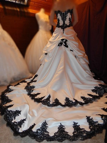 Винтажное свадебное платье в г – обзор и цена Embroidery Gothic